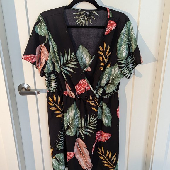 SHEIN Dresses & Skirts - Tropical Dress